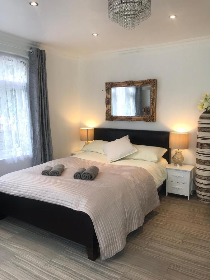 Studio Apartment เรนแนม ภายนอก รูปภาพ