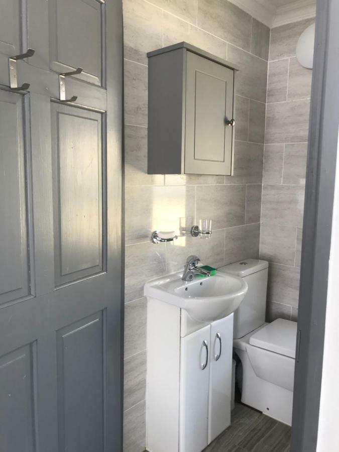 Studio Apartment เรนแนม ภายนอก รูปภาพ