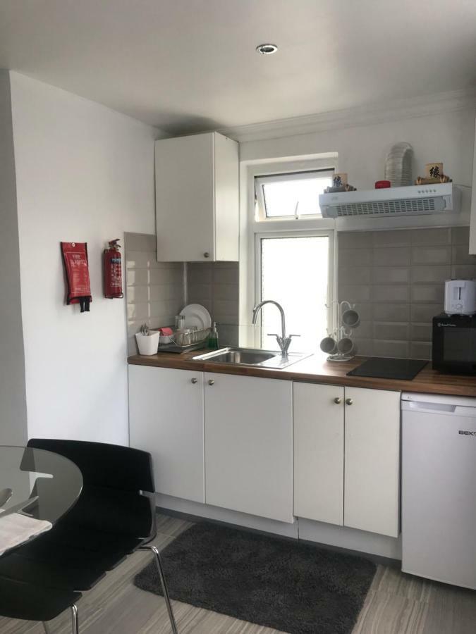 Studio Apartment เรนแนม ภายนอก รูปภาพ